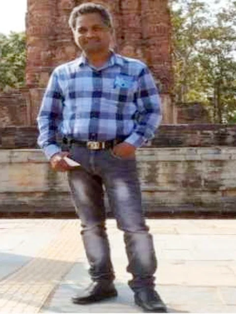 बैनर लगाते समय करंट की चपेट में आया शिक्षक, मौके पर हुई मौत