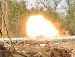 IED की चपेट में आया जवान, एरिया डॉमिनेशन के लिए निकला था डीआरजी का बल…