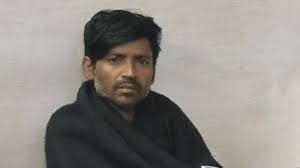 बेटी को पिटता देख बचाव करने आई पत्नी पर फूटा पति का गुस्सा, छत से फेंका नीचे