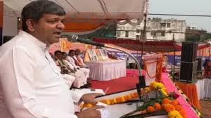 प्रधानमंत्री मोदी आदेश देंगे तो एक मिनट में इस्तीफा दे दूंगा, जानें ऐसा क्यों बोले योगी के मंत्री