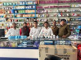 स्वास्थ्य मंत्री के निर्देश पर राजधानी के 30 मेडिकल स्टोर्स पर खाद्य एवं औषधि विभाग ने मारा छापा