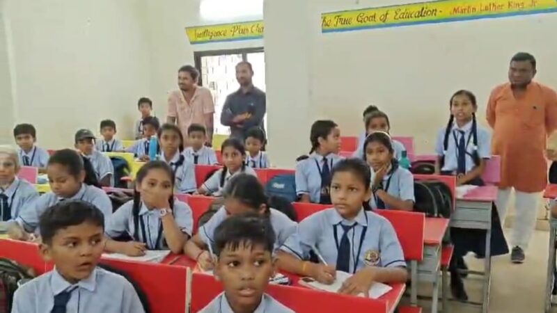 अंबागढ़ चौकी आत्मानंद उत्कृष्ट अंग्रेजी माध्यम स्कूल में बच्चों को बाथरूम जाने से और साफ पानी लेने से रोका जाना अमानवीय कृत्य, मंडल अध्यक्ष