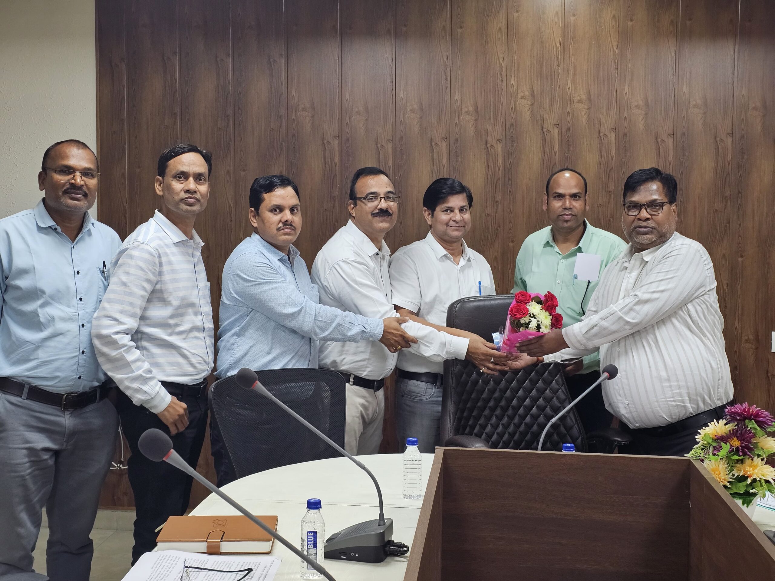 विद्युत डिस्ट्रिब्यूशन कंपनी और पत्रोपाधि अभियंता संघ के मध्य वार्ता में बनी विभिन्न मुद्दों पर सहमति