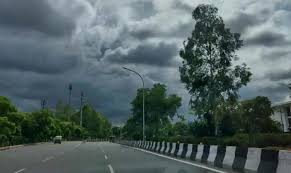 CG में बदला मौसम का मिजाज, कुछ इलाकों में बारिश की संभावना