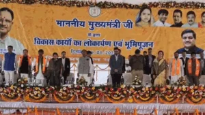 नक्सल हमले में जवानों के बलिदान की खबर सुनते ही मुख्यमंत्री साय ने रोका कार्यक्रम, 2 मिनट का मौन रखकर शहीदों को दी श्रद्धांजलि