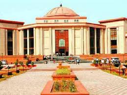 हाईकोर्ट ने रूंगटा कॉलेज को लगाई फटकार, पीड़ित छात्र को मिला न्याय