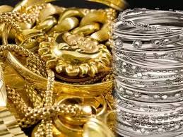 चांदी 2,000 रुपये सस्ती हुई, 8 दिन बाद सोने पर भी लगा ब्रेक, जानें आज Gold-Silver का ताजा रेट