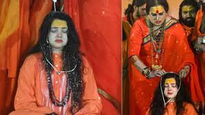 ममता कुलकर्णी को महामंडलेश्वर पद से हटाया गया, सिर न मुंडाने पर ऐक्शन