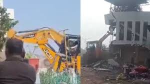 बुल्डोजर की कार्रवाई से जमींदोज हुई मस्जिद, 257 मकान हटाने का काम शुरू
