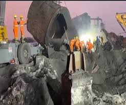 कुसुम लोहा फैक्ट्री हादसा 40 घंटे चले रेस्क्यू ऑपरेशन के बाद निकाले गए साइलो के नीचे दबे एक इंजीनियर सहित दो मजदूरों के शव