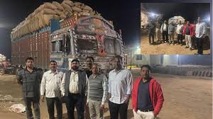 महासमुंद : गढ़फुलझर और सराईपाली के बीच अवैध परिवहन करते कुल 975 कट्टा अवैध धान जप्त