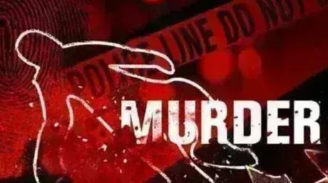 सनकी पति ने कुल्हाड़ी से सिर पर किया वार, पत्नी ने तोड़ा दम, आरोपी फरार…