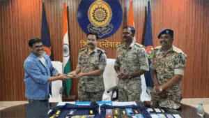 नए साल में 30 लोगों को लौटाए गुम हुए मोबाइल, एसपी ने कहा – घर बैठे कर सकते हैं साइबर अपराध की शिकायत