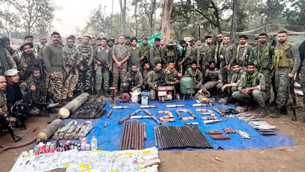 दुल्लेड़-मेटागुड़ा के बीच जंगल में जवानों को मिला नक्सलियों का डंप, भारी मात्रा में विस्फोटक और नक्सल सामग्री बरामद
