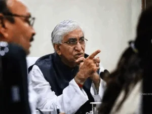 टीएस सिंहदेव बोले – लखमा अनपढ़ लेकिन नासमझ नहीं:कहा- फाइलों में डील नहीं होती, सरकार किसी की भी हो 19-20 होता ही है
