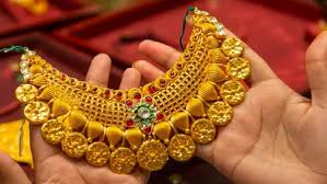 बजट के बाद घटे सोने-चांदी के दाम, जानें क्या है 10 ग्राम Gold की कीमत