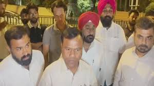 दीपक बैज के घर रेकी का आरोप : देर रात घर के बाहर देखे गए पुलिसकर्मी, सियासत शुरू