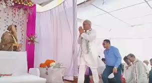 भूपेश की चुनावी सभा में दिखे स्कूली बच्चे और टीचर