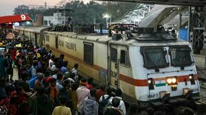 Indian Railway: देश के 60 बड़े स्टेशनों पर बनाए जाएंगे होल्डिंग एरिया, प्रयागराज के लिए भी बना बड़ा प्लान