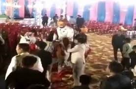 दुल्हे को घोड़े पर बैठे-बैठे आया हार्ट अटैक