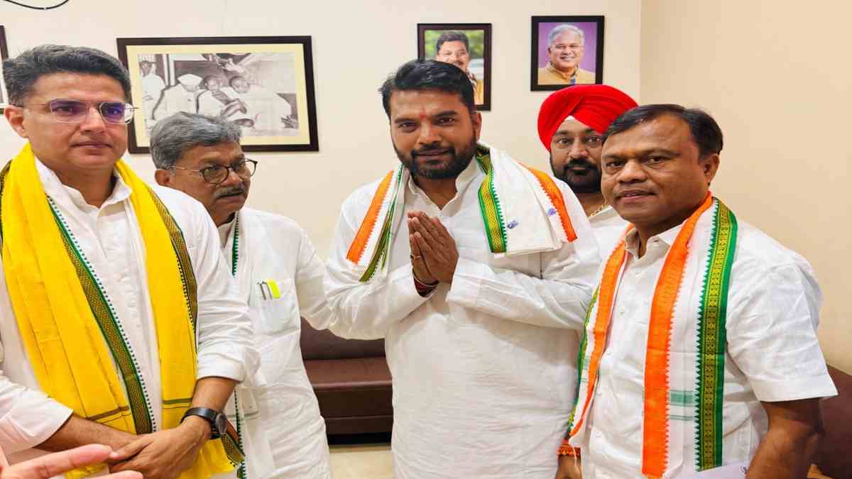 निष्कासित नेता आकाश तिवारी की कांग्रेस में वापसी, बागी होकर लड़ा था पार्षद चुनाव