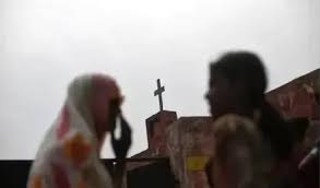 पत्नी ने अपनाया ईसाई धर्म, सामाजिक बैठक में उतार दिया अपना मंगलसूत्र, पति ने SDM से लगाई मदद की गुहार