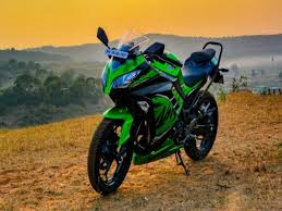 Kawasaki Bikes पर दमदार डिस्काउंट, 45000 रुपये तक बचाने का मौका; कब तक रहेगा ऑफर?