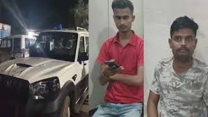 बीएसएफ के दो जवानों ने युवती को जबरन गाड़ी में बैठाया, दो युवकों ने बचाया… नकली पुलिस बनकर छेड़खानी रहे थे दोनों