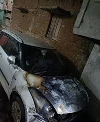 राजनांदगांव : बदमाशों ने डॉक्टर की कार में लगाई आग, इलाके में मचा हड़कंप