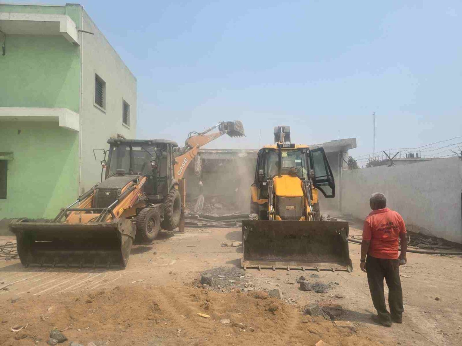 रायपुर की थोक सब्जी मंडी में चला निगम का बुलडोजर… इसलिए हुई कार्रवाई