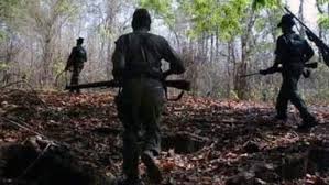 सुकमा-बीजापुर सीमा पर नक्सल मुठभेड़ जारी, जवानों ने 2 माओवादियों को किया ढेर, महिला नक्सली का शव बरामद…