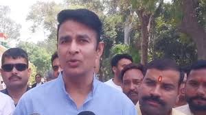 ‘वक्फ बोर्ड पर आंदोलन करके दिखाएं, दौड़ा-दौड़ा कर पीटेंगे…’, BJP नेता ने रामगोपाल यादव को दिया ओपेन चैलेंज