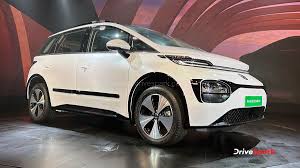 332 Km रेंज, पैनोरमिक ग्लास रूफ और 6 एयरबैग! इस Electric Car ने चमकाई कंपनी की किस्मत, कीमत 9.99 लाख से शुरू