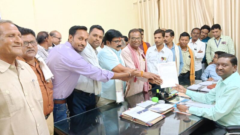 भारतीय किसान संघ ने कलेक्टर सक्ति से मिलकर मुख्यमंत्री साय के नाम सौपा ज्ञापन