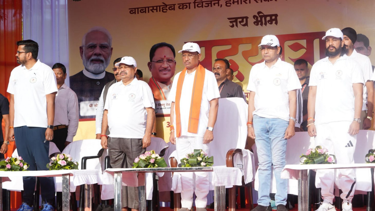 मुख्यमंत्री विष्णु देव साय युवाओं के साथ ‘जय भीम पदयात्रा’ में हुए शामिल