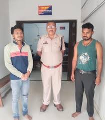 कॉलेज छात्रा से गैंगरेप: चाचा के दोस्त ने साथी के साथ मिलकर दी घिनौनी वारदात को अंजाम… दो आरोपी गिरफ्तार