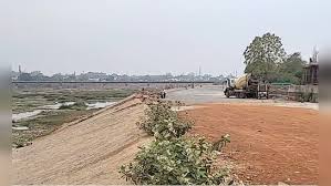 नगर निगम का एक्शन: काम में लापरवाही और देरी पर कंपनियों पर गिरी गाज, ठेकेदार भी ब्लैकलिस्ट