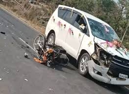 दूल्हे की कार ने BJP कार्यकर्ता को कुचला, दर्दनाक मौत