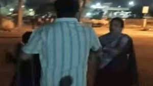 गार्डन में प्रेमी संग रोमांस करते पकड़ी गई भाजपा महिला नेता, पहले हुई पिटाई और बाद में वीडियो वायरल