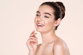 Beauty Tips: ग्लोइंग और यंग लुक के लिए अपनाएं ये नेचुरल ब्यूटी सीक्रेट्स