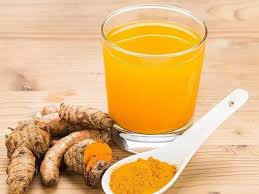 Weight Loss से लेकर त्‍वचा की रंगत न‍िखारने तक, रोज सुबह हल्‍दी का पानी पीने से म‍िलेंगे 5 बड़े फायदे