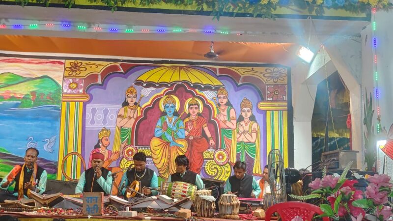 कोटेतरा के नवधा रामायण में जुट रही भक्तों की भीड़
