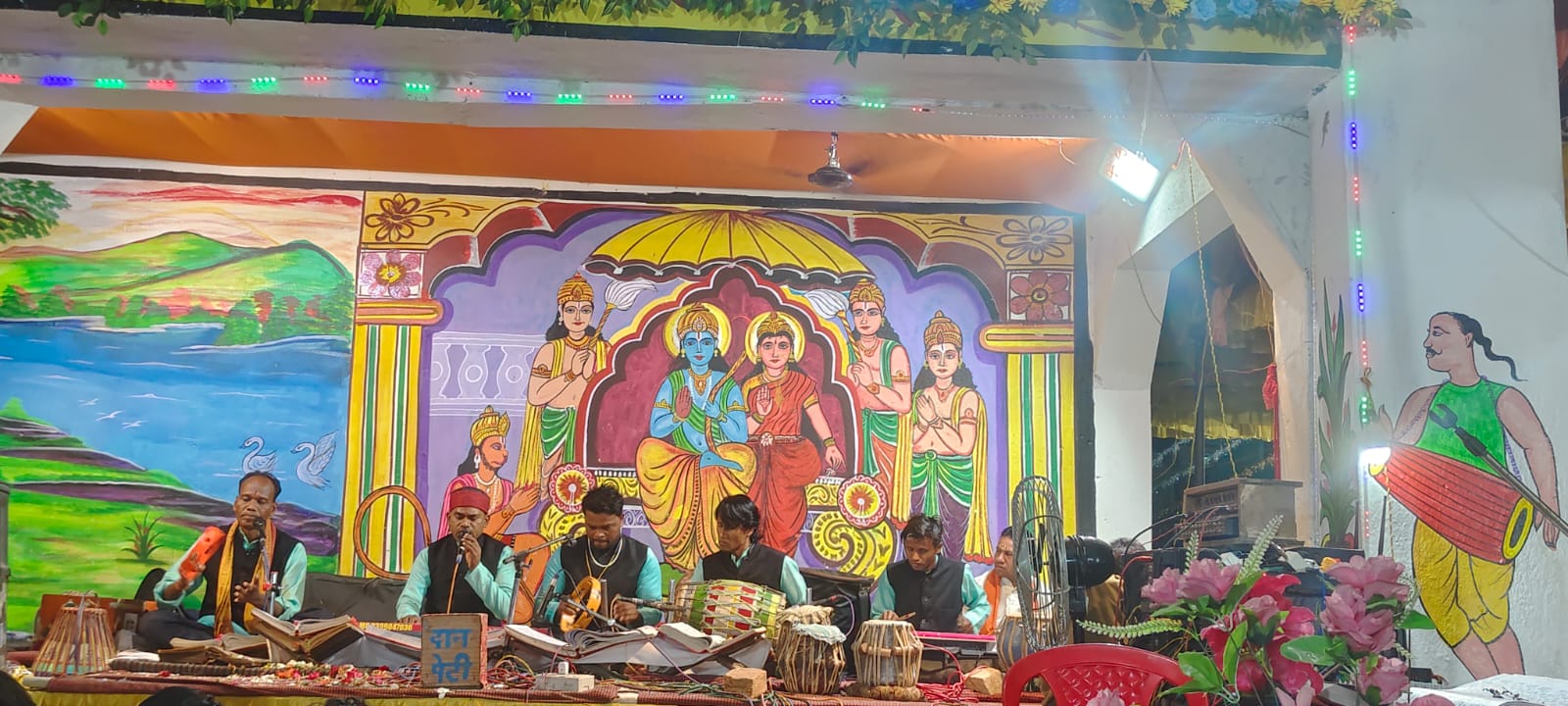 कोटेतरा के नवधा रामायण में जुट रही भक्तों की भीड़