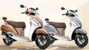 TVS Jupiter 125 ड्यूल टोन पेंट स्‍कीम में हुआ लॉन्‍च, जानें कैसे हैं फीचर्स और कितनी है कीमत