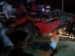 हार्वेस्टर से टकराई बाइक, 3 युवकों की ऑन द स्पॉट मौत