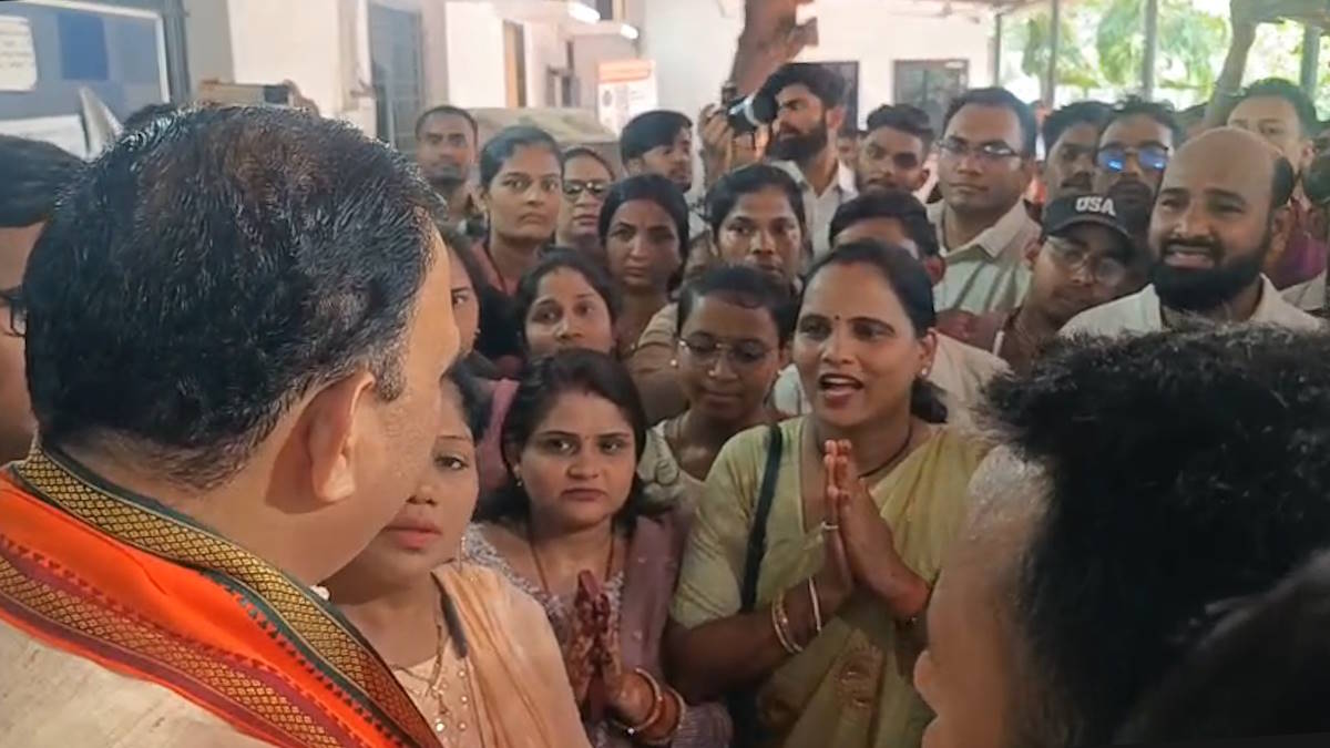 खतरे में स्वास्थ्य मितान’ की नौकरी, स्वास्थ्य मंत्री जायसवाल ने दिया आश्वासन, कहा- अनुभव के आधार पर दी जाएगी प्राथमिकता