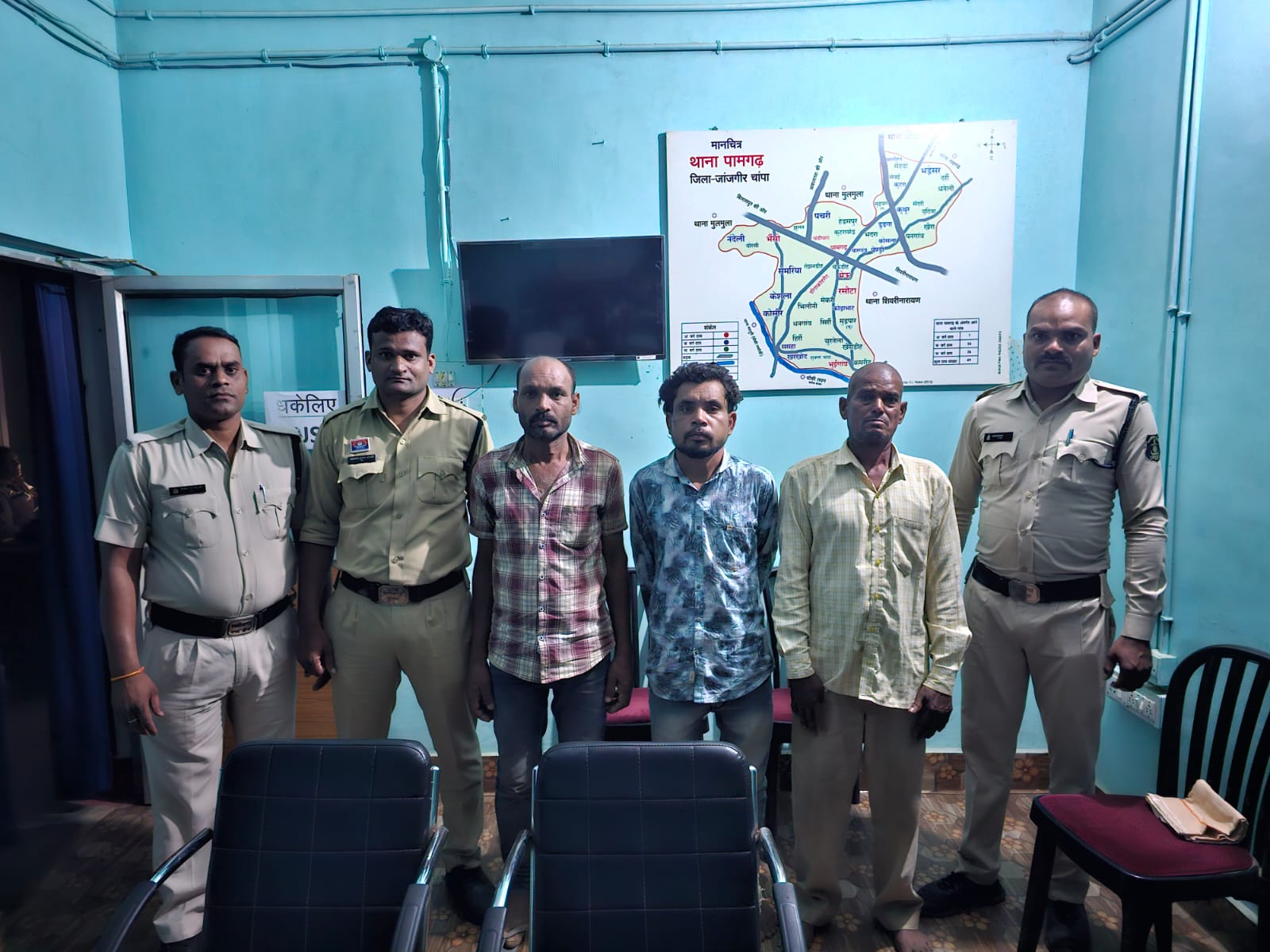 घर अंदर घुसकर  मोबाईल चोरी करने वाले 03 आरोपियों को किया गया गिरफ्तार