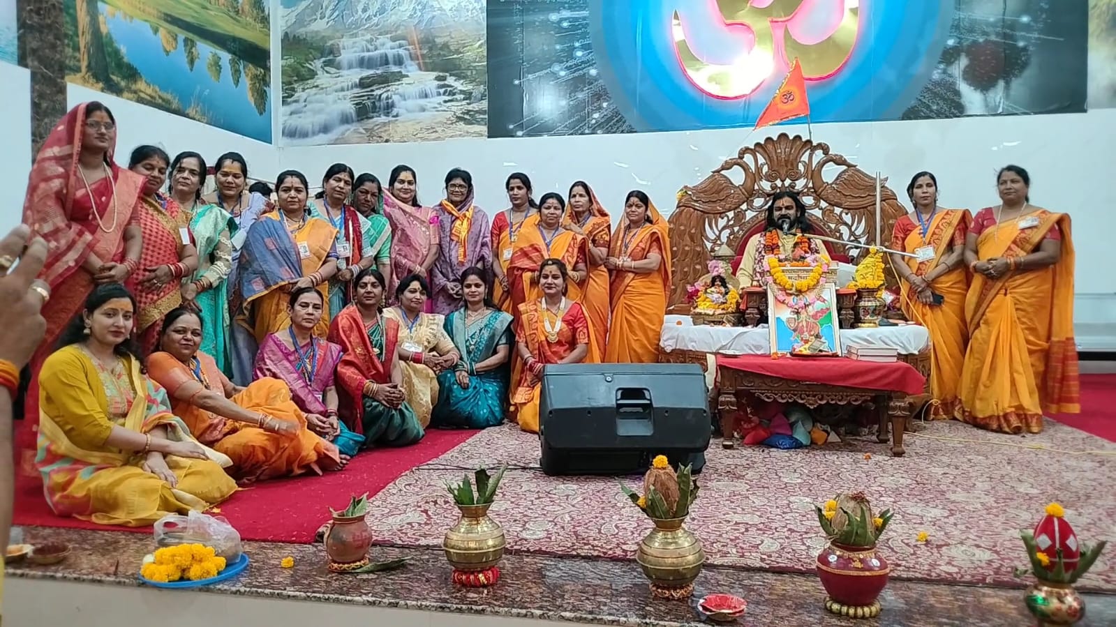 कोरबा सांसद ज्योत्सना मंहत भागवत कथा समापन पर पहुंचकर  भागवत महापुराण की पूजा अर्चना भंडारे का प्रसाद  ग्रहण कर आचार्य से आशीर्वाद प्राप्त किया