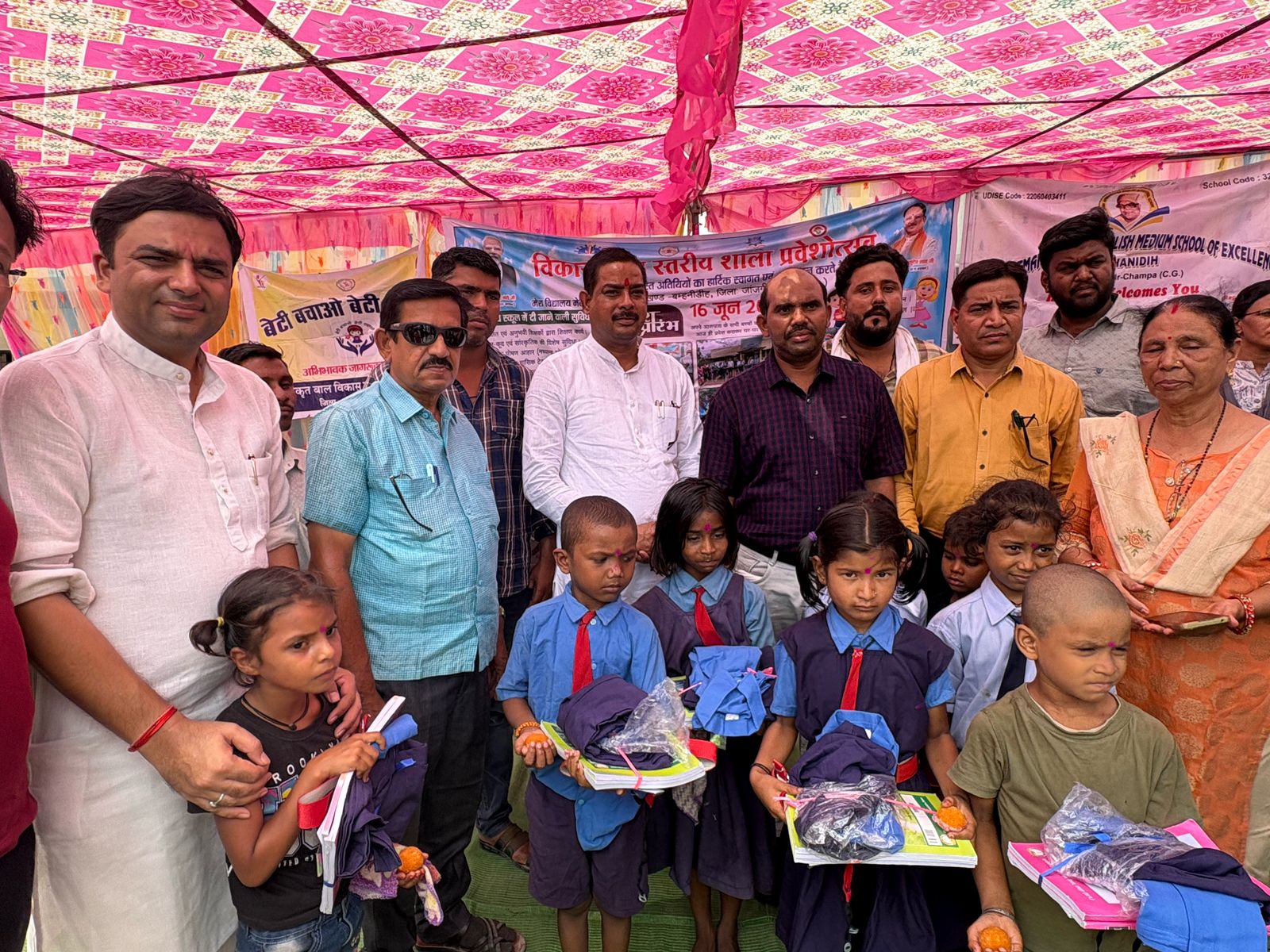 शाला प्रवेश उत्सव कार्यक्रम से बच्चों के मन से विद्यालय का भय दूर होता है – गगन जयपुरिया