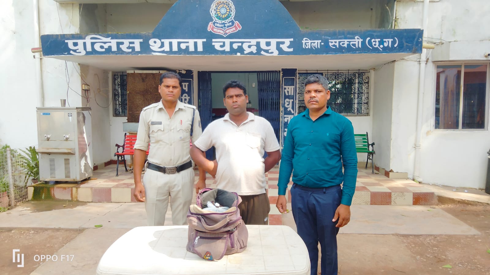 12 लीटर कच्ची महुआ शराब के साथ आरोपी गिरफ्तार